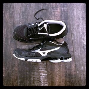 Mizuno women’s volleyball shoes.